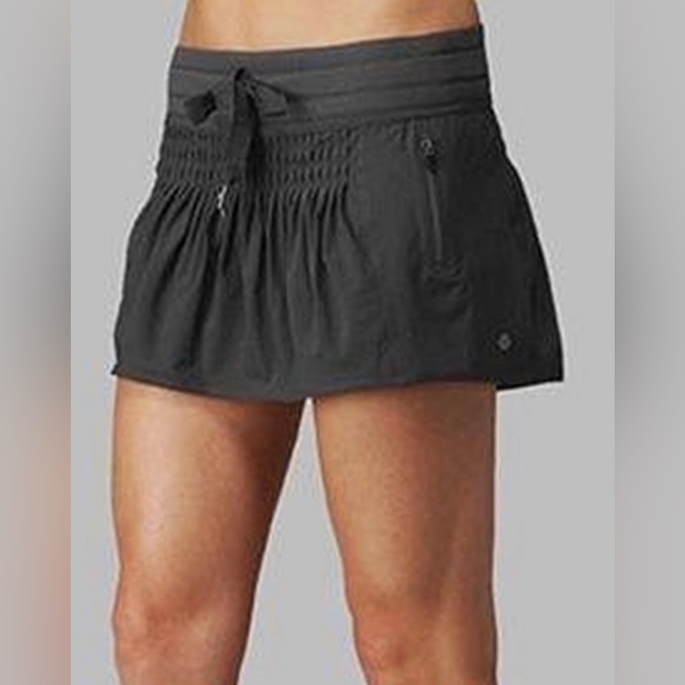 Lululemon Run Revitalize Grey Tennis Skort Sz 6